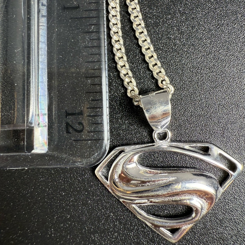 Superman necklace 24" - Picture 2 of 5